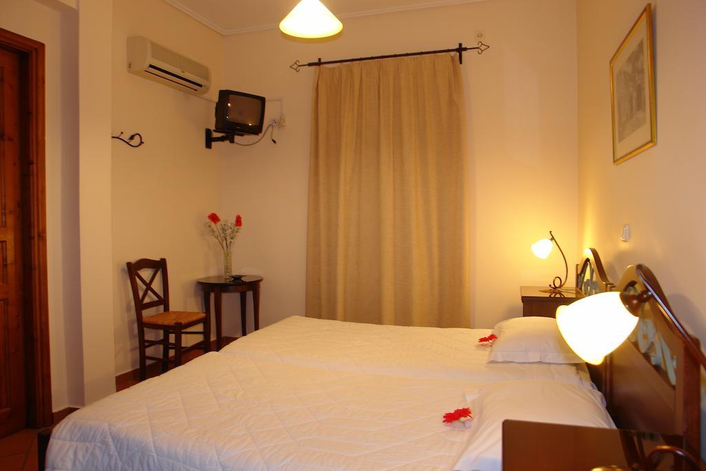 Xenonas Chrisso Hotel Delphoi Kültér fotó