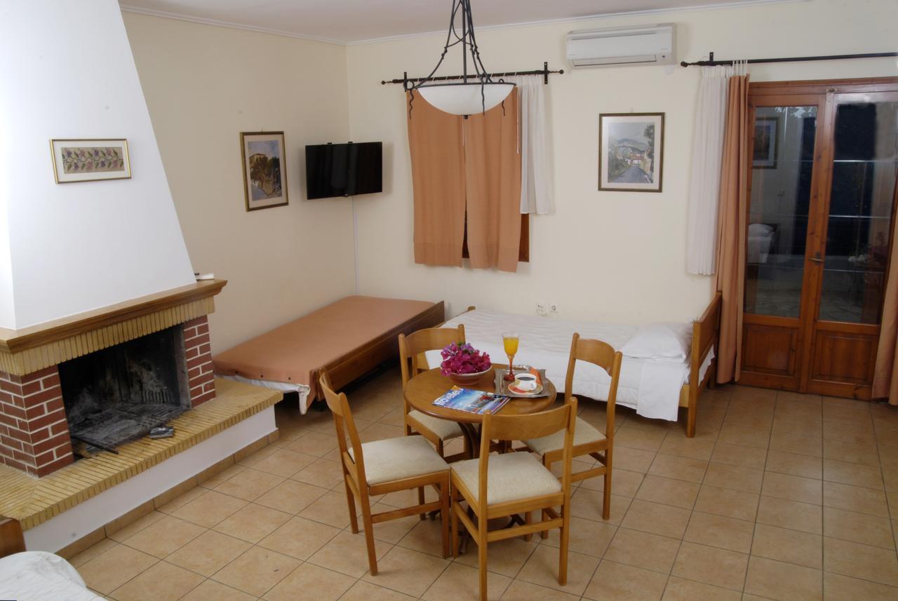 Xenonas Chrisso Hotel Delphoi Kültér fotó