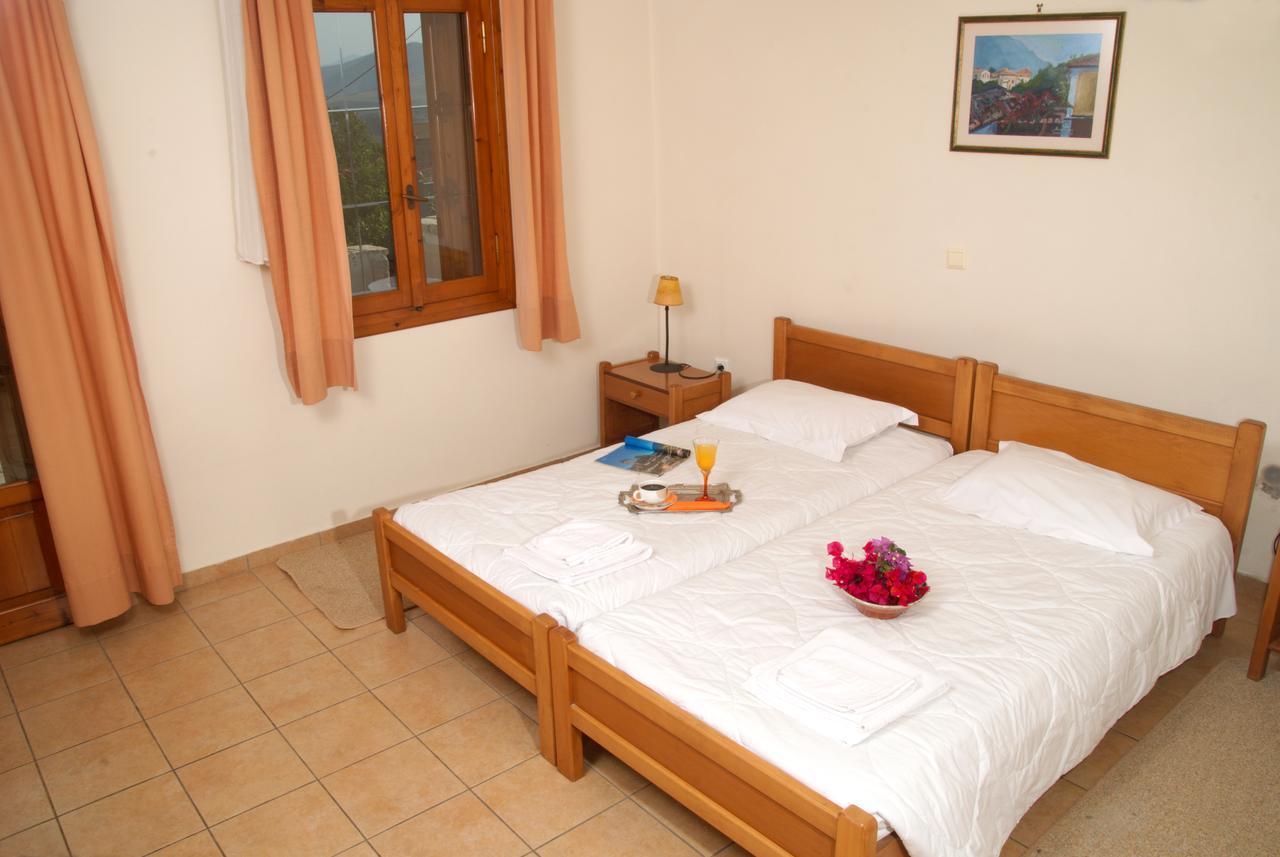 Xenonas Chrisso Hotel Delphoi Kültér fotó